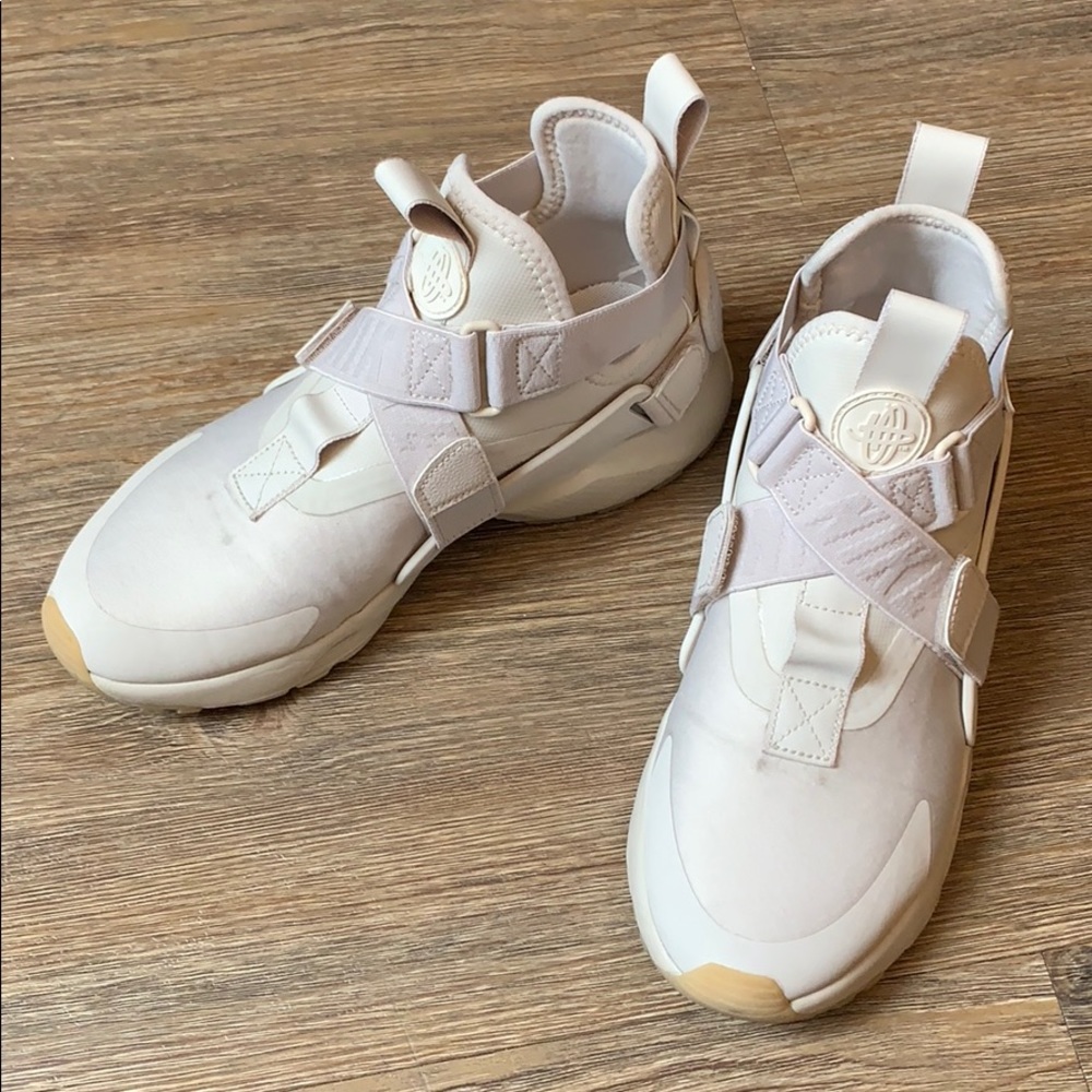 Nike huarache city running shoes